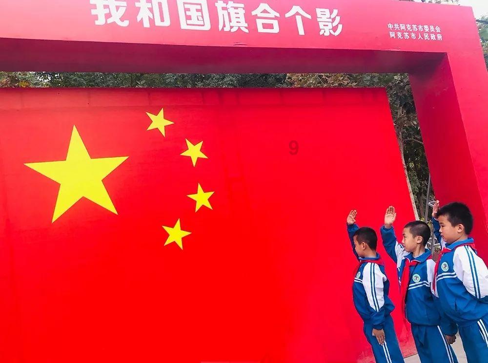 谁能推荐网络科幻小说题材宇宙战舰，星球大战章数在3000章以上……越多越好游戏画面