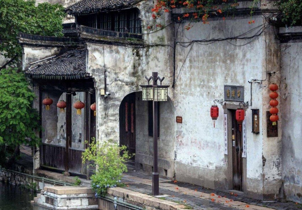 大城市的房价令人望洋兴叹，年轻人有必要花高价在大城市买房吗？游戏画面